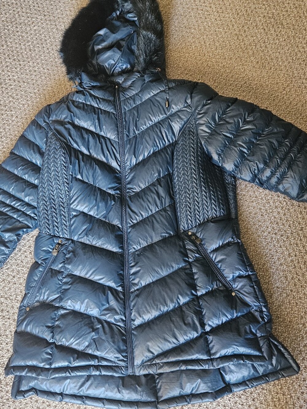 Women’s Green Quilted Hooded Puffer Coat with Faux Fur Trim